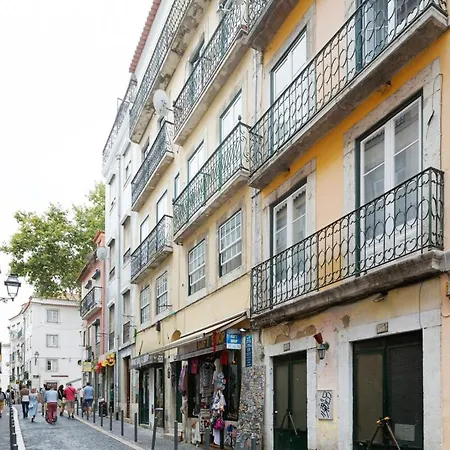 Apartment Stunning 1 Bedroom Near Alfama Lisbon